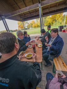 Korrektur: Beim Futtern 2